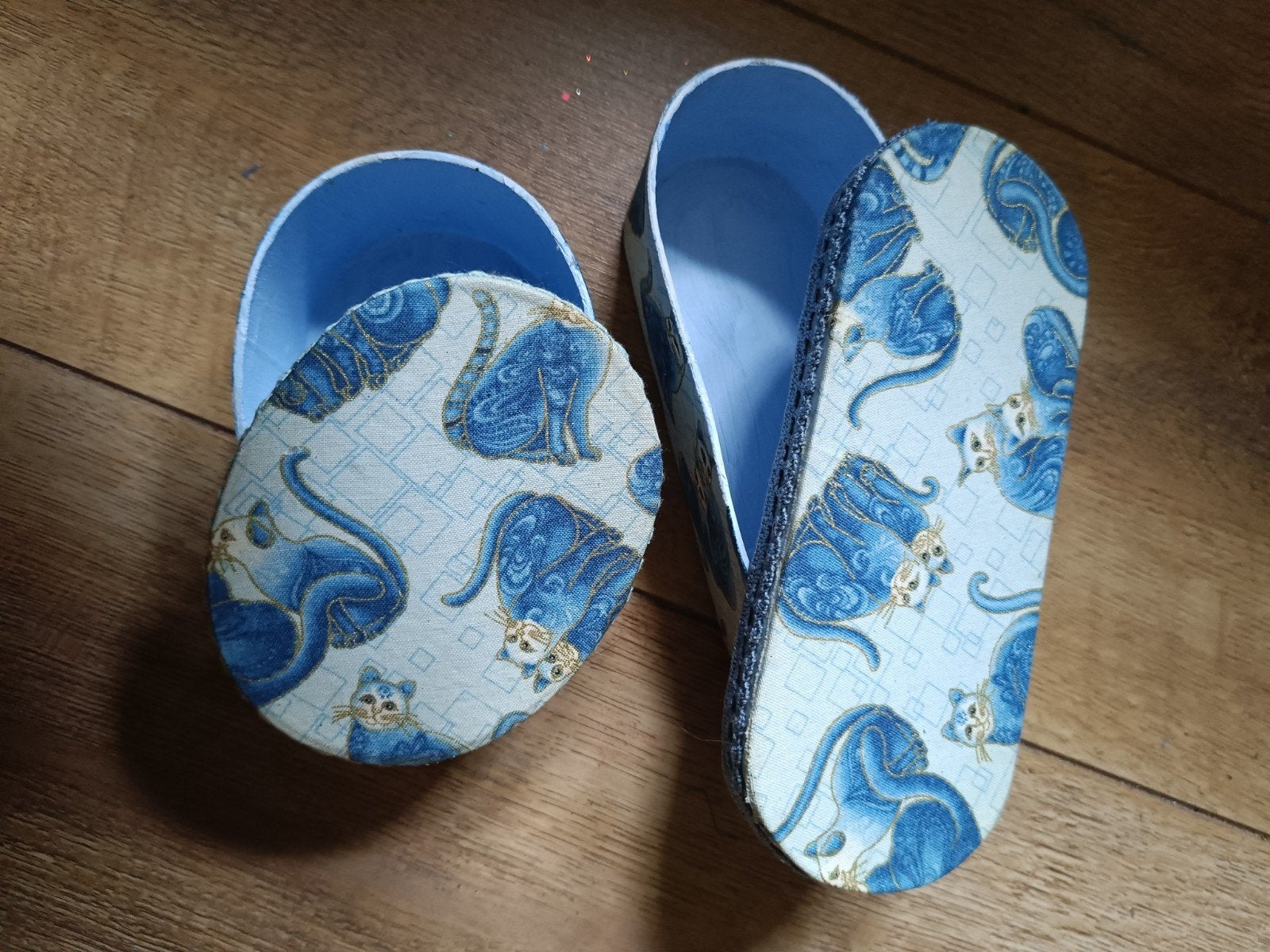 Katten - Laurel Burch, Ophalen of Verzenden, Nieuw, Rond
