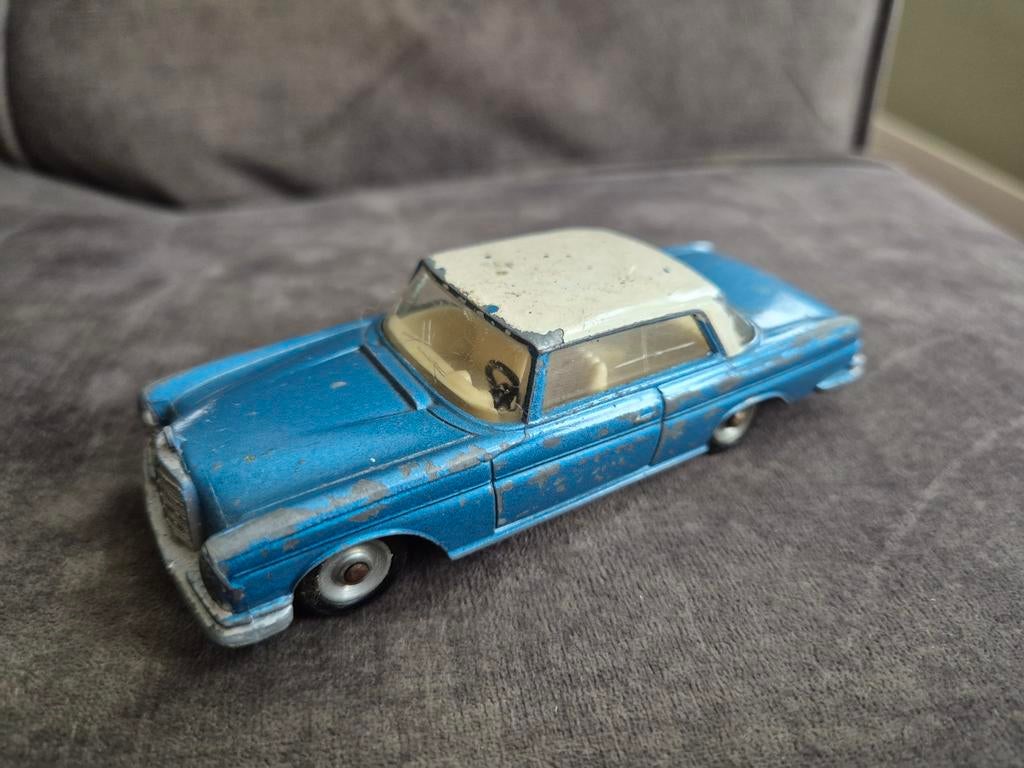 Dinky Toys Mercedes 300 SE, Ophalen of Verzenden, Zo goed als nieuw, Auto, Dinky Toys