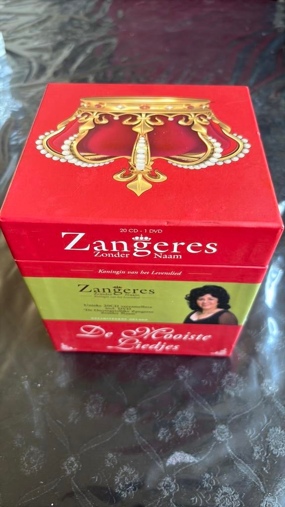 Prachtige cd-box Zangeres zonder Naam 20 cd’s + 1 dvd, Ophalen of Verzenden, Zo goed als nieuw, Levenslied of Smartlap