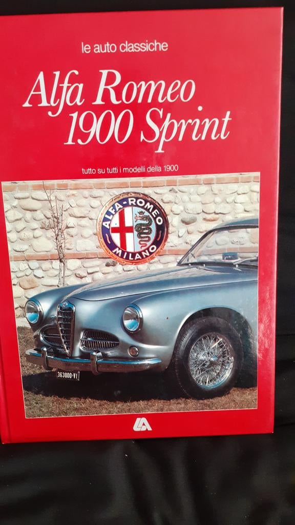 Alfa Romeo 1900 sprint boek, Ophalen of Verzenden, Gelezen, Alfa Romeo