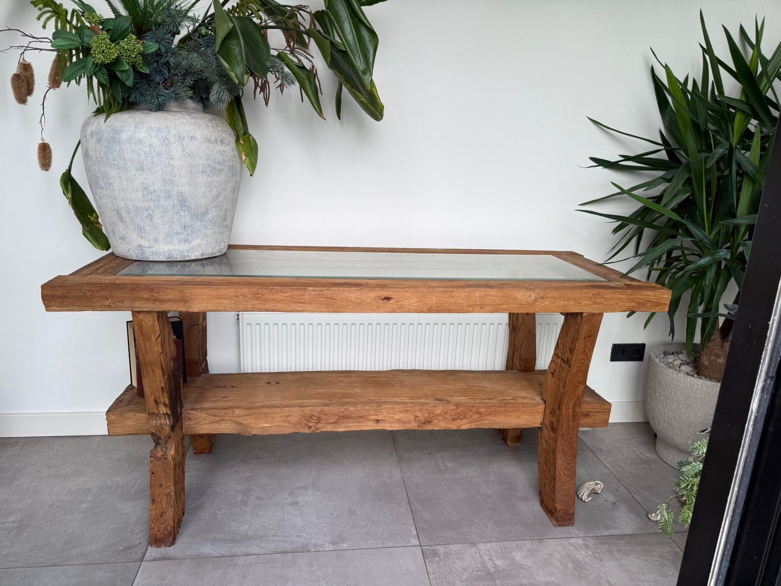 Foto 3 van Dure Teak side tafel (+\- 400 jaar oud)