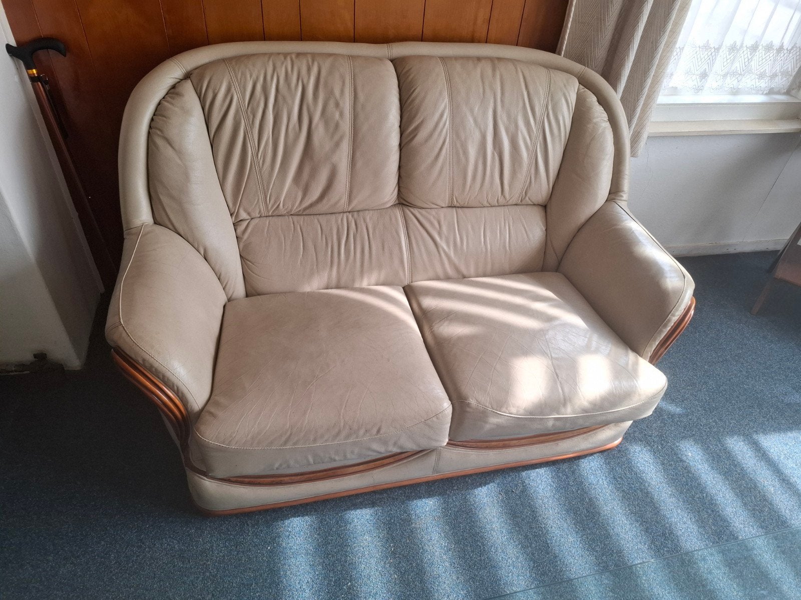 Comfortabele tweepersoons leren bank, Huis en Inrichting, Gebruikt, 150 tot 200 cm, Tweepersoons, Ophalen of Verzenden