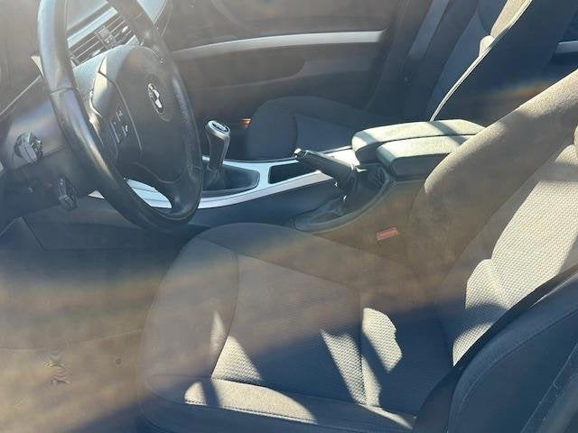 Foto 15 van BMW 3-serie 318i Business Line