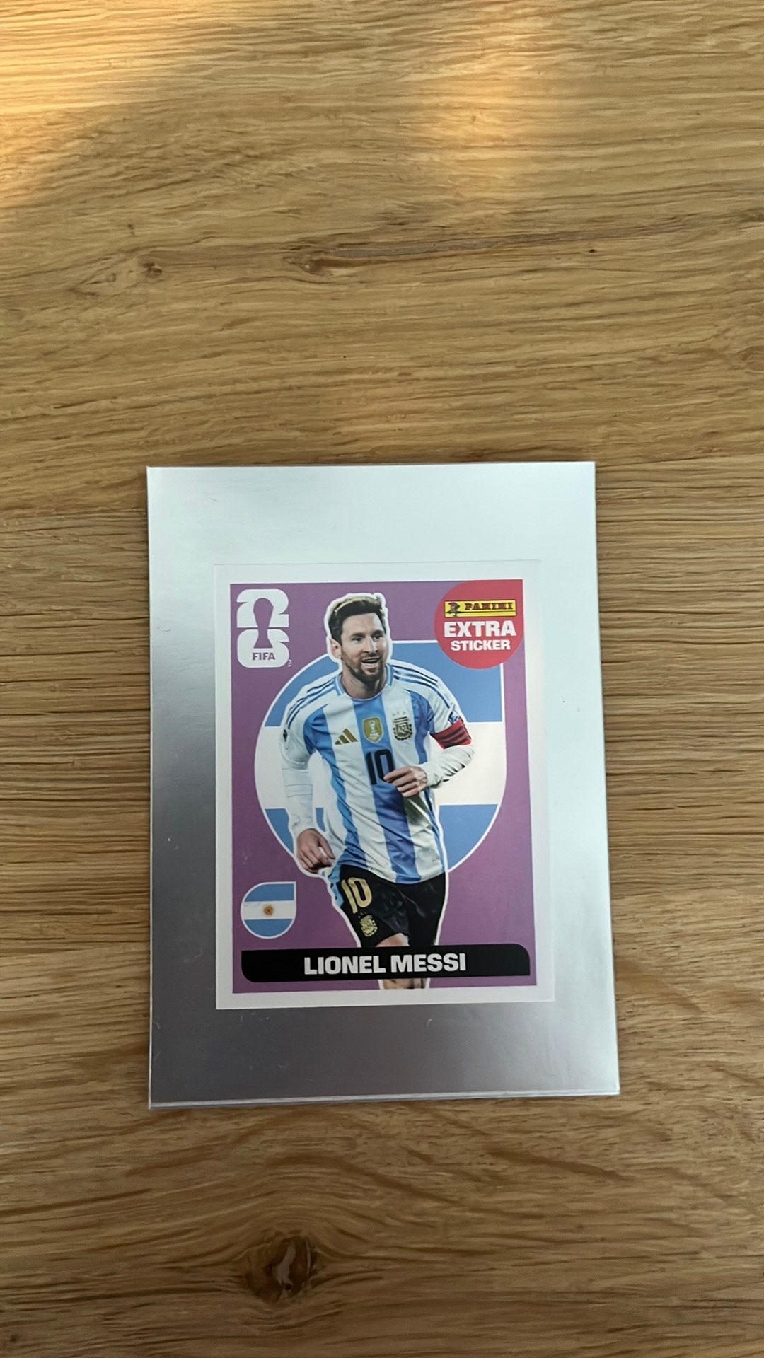 Lionel Messi Extra sticker - Paars, Ophalen of Verzenden, Zo goed als nieuw, Sticker