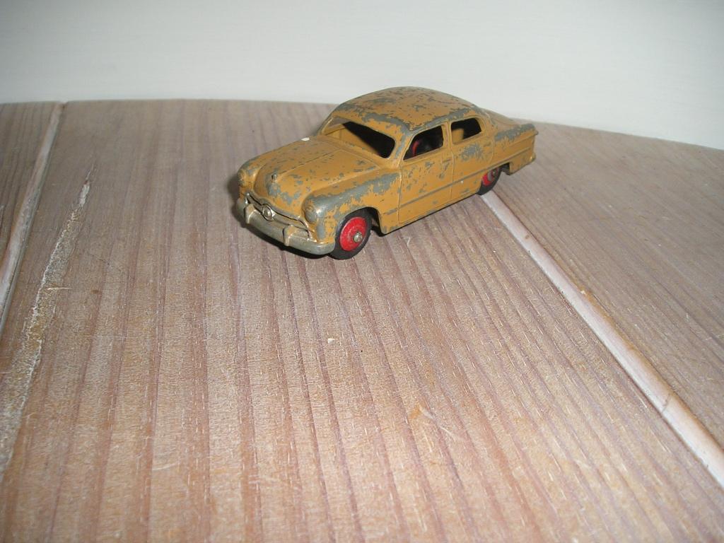 Dinky Toys 139a Ford Fordor Sedan, Ophalen of Verzenden