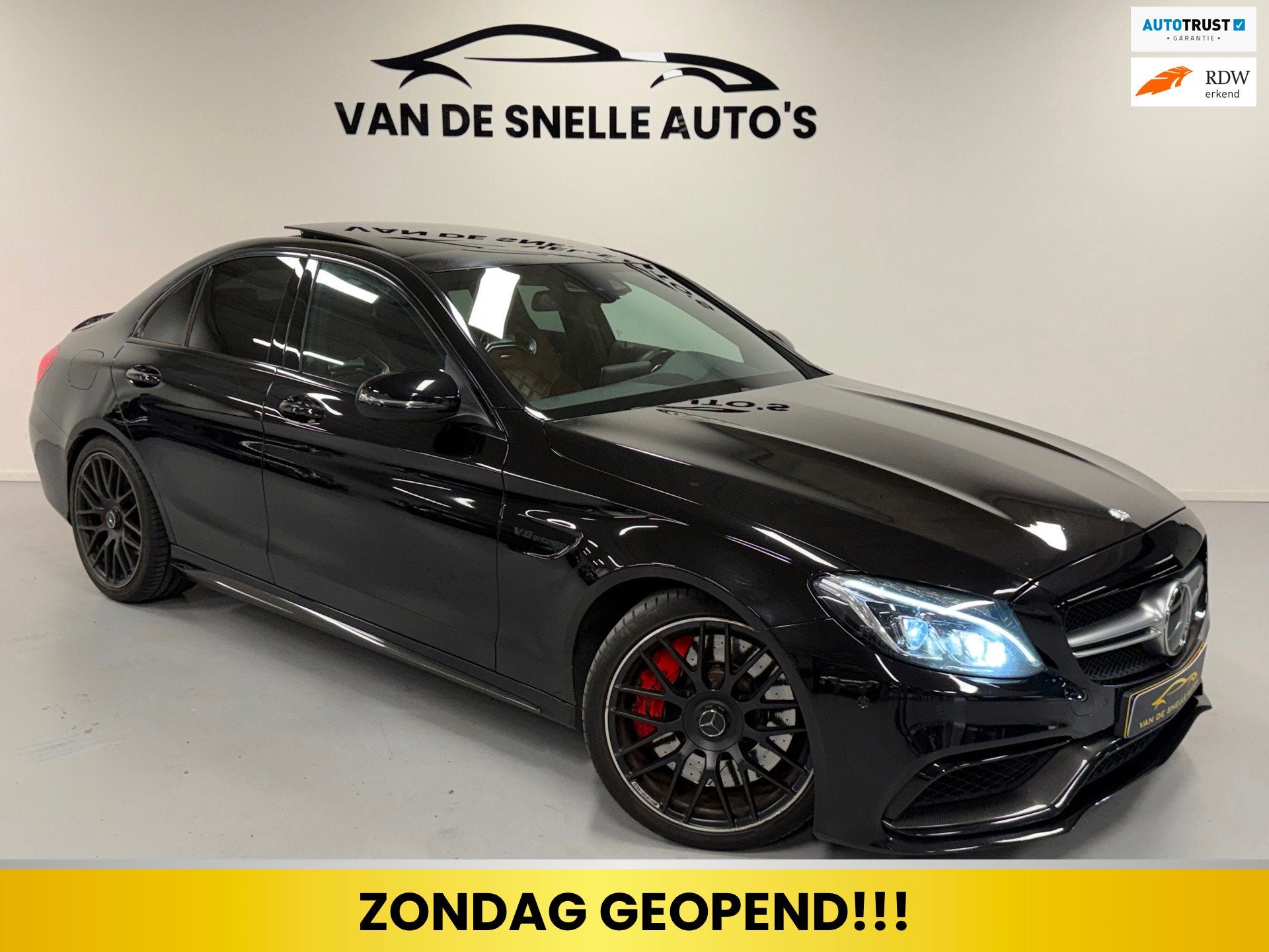 Mercedes-Benz C63 S AMG PANO/KUIPSTOELEN/CAMERA/ONDERHOUDSHI, Automaat, Achterwielaandrijving, Gebruikt, Leder en Stof