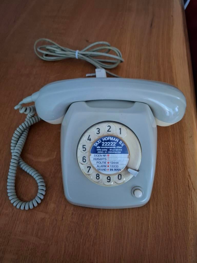Vintage Telefoon met Draaischijf - Grijs/Crème, Telecommunicatie, Vaste telefoons | Niet Draadloos, Gebruikt, Met draaischijf