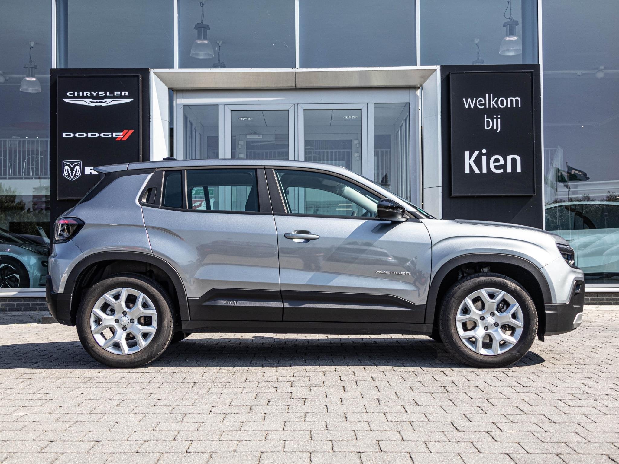 Jeep Avenger 1.2 e-Hybrid Altitude, Auto's, Stof, Gebruikt, 1199 cc, 620 kg
