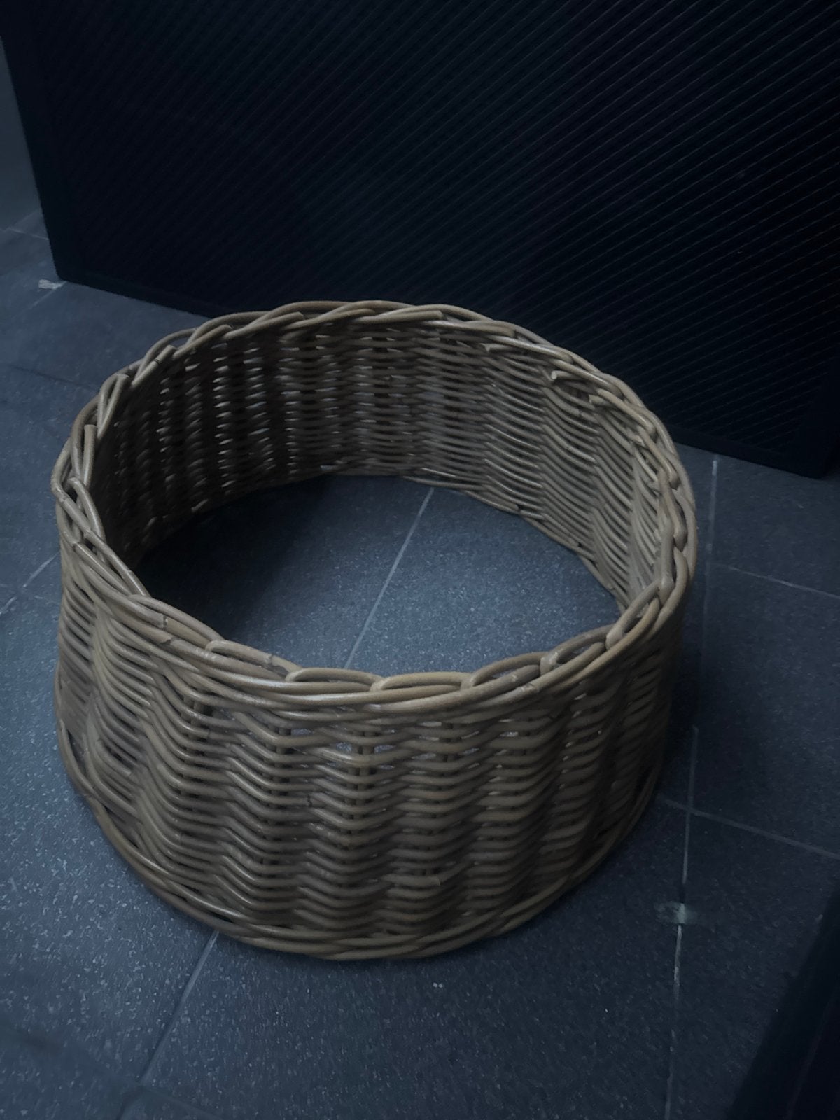 Rotan mand voor kerstboom, Diversen, Ophalen, Zo goed als nieuw