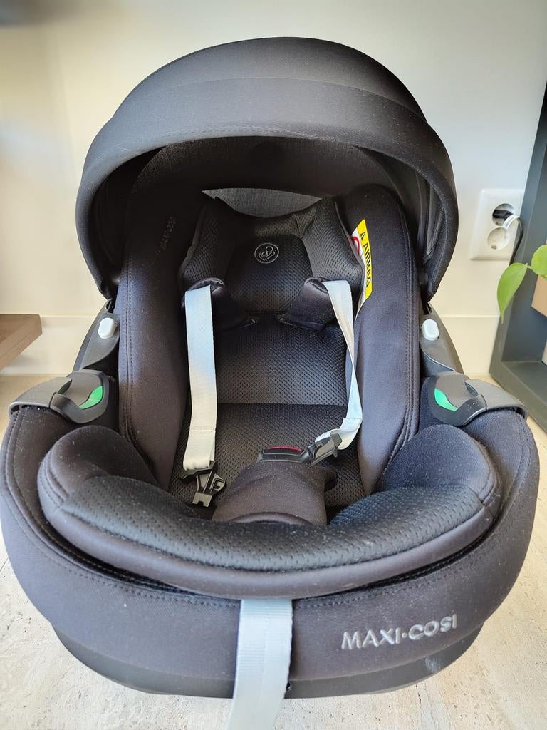 Maxi-Cosi Pebble Pro 2 zwart - Z.G.A.N. autostoel, Ophalen, Autogordel, Zo goed als nieuw, 0 t/m 13 kg