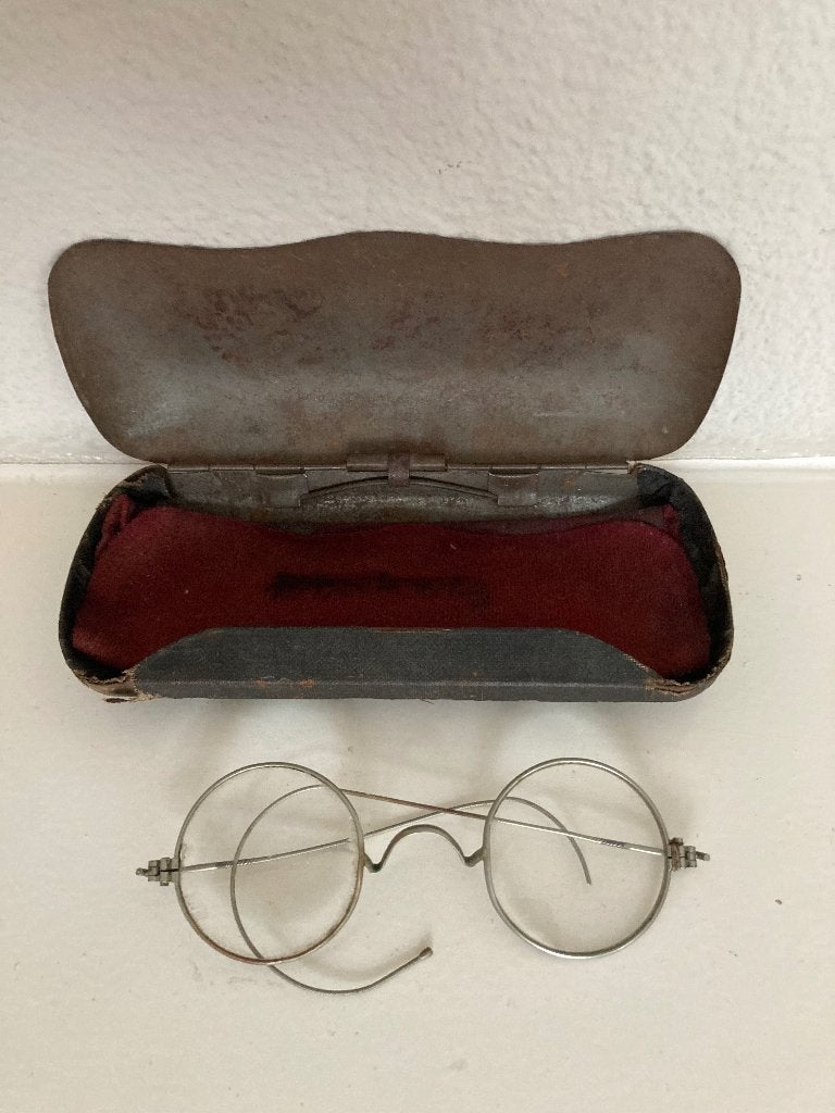 OUDE BRILLENKOKER MET OUD  BRILLETJE, Antiek en Kunst, Ophalen of Verzenden