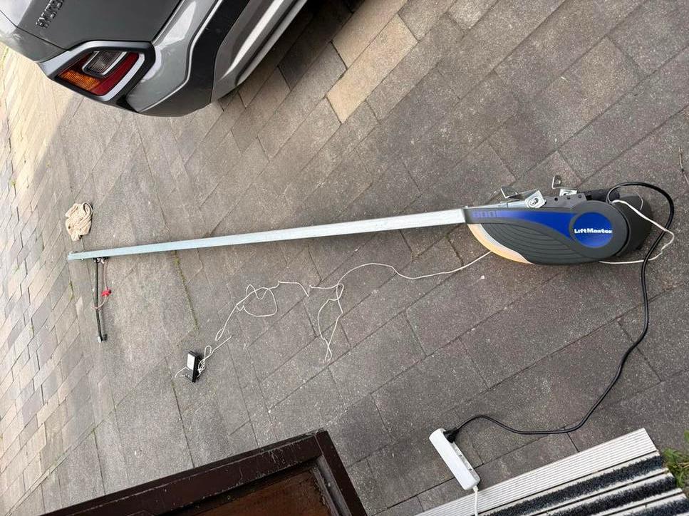 Garagedeur opener Liftmaster 800, Ophalen, Gebruikt, Elektrische bediening, 200 cm of meer