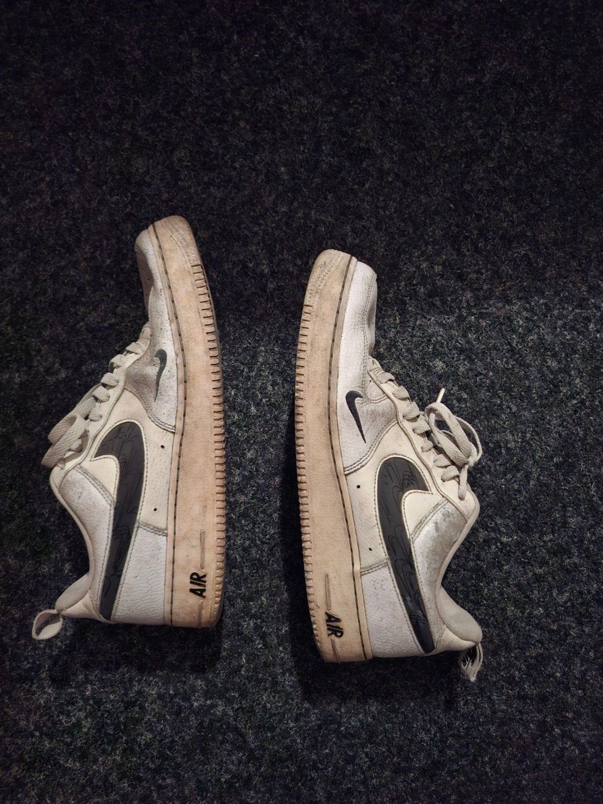 afgetrapte airforces, Wit, Nike, Ophalen of Verzenden, Sneakers of Gympen