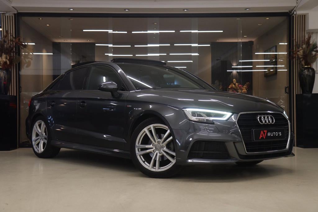 Audi A3 Limousine 35 TFSI 3X S-LINE PANO/CARPLAY/NAVI/STOELM, Auto's, Euro 6, 4 cilinders, 150 pk, Leder en Stof