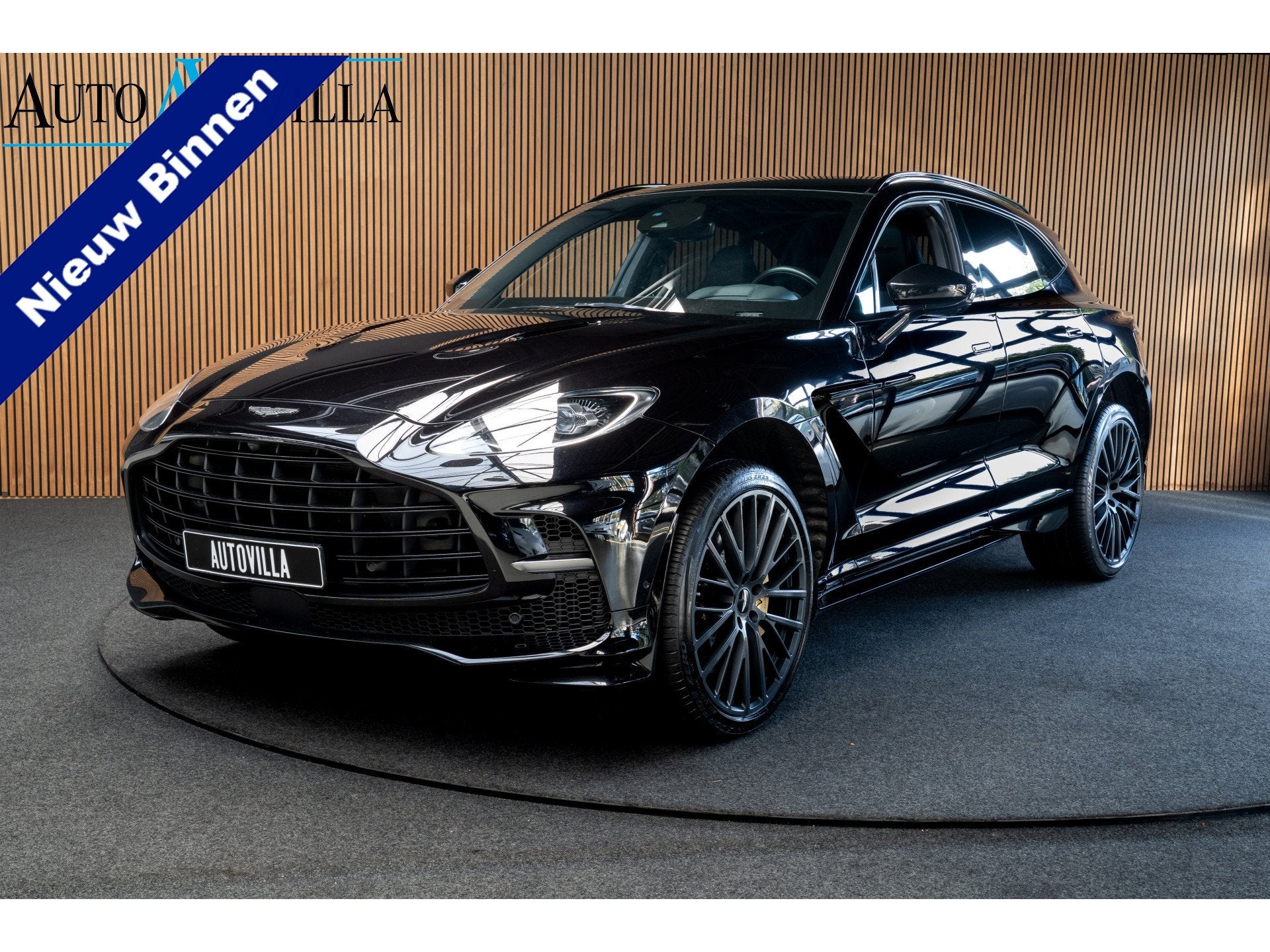 Aston Martin Dbx 4.0 V8 707 Carbon Keramisch Softclose Pano, Auto's, Dealer onderhouden, Zwart, Bedrijf, SUV of Terreinwagen