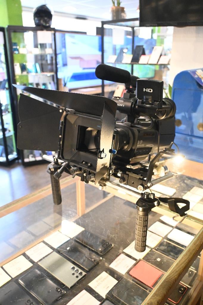 Sony HXR-MC1500 Video Camera + Statief + Tas