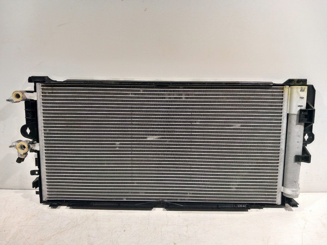 Airco condensor Volvo V60, Onderdelen@venauto.nl, Van der Ven Autorecycling B.V., Gebruikt, Ettenseweg 76, 4706 PB Roosendaal, The Netherlands