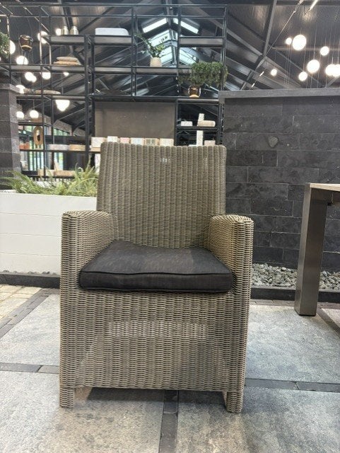 8 beige wicker tuinstoelen - showroommodel, Tuin en Terras, Tuinstoelen, Ophalen, Zo goed als nieuw, Wicker
