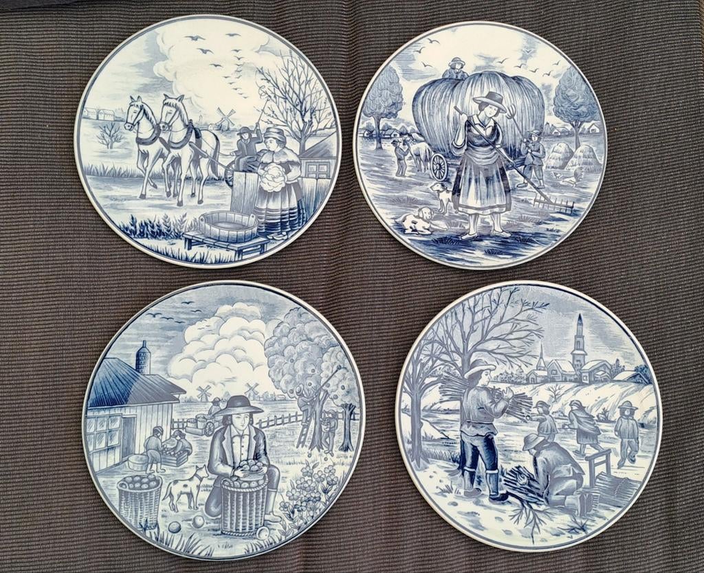 Set van 4 puntgave Delftsblauwe bordjes 'De 4 Jaargetijden', Antiek en Kunst, Antiek | Wandborden en Tegels, Ophalen