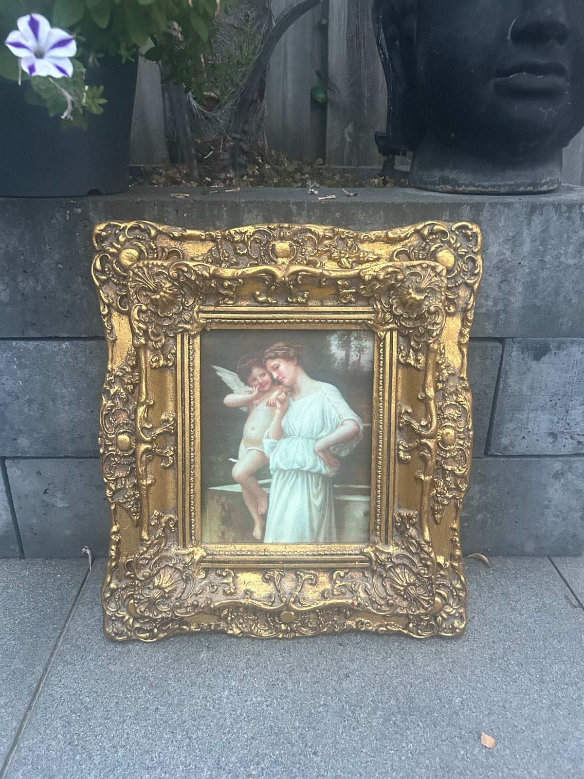 Klassiek schilderij met engeltje en vrouw in sierlijke lijst, Ophalen, Doek, Portret of Personen, Bijzondere lijst