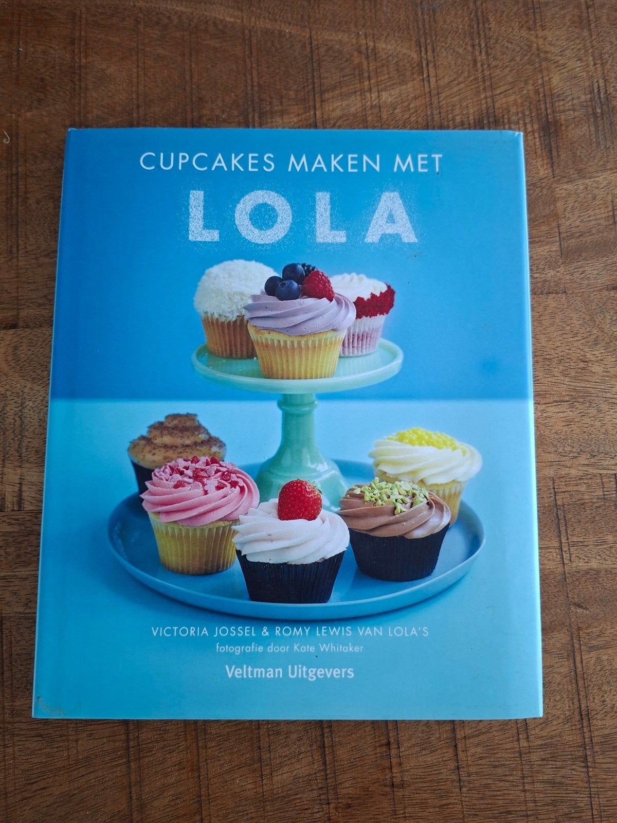 Cupcakes Maken met Lola: Luxe Recepten voor Thuisbakkers, Boeken, Ophalen, Victoria Jossel & Romy Lewis, Zo goed als nieuw, Taart, Gebak en Desserts