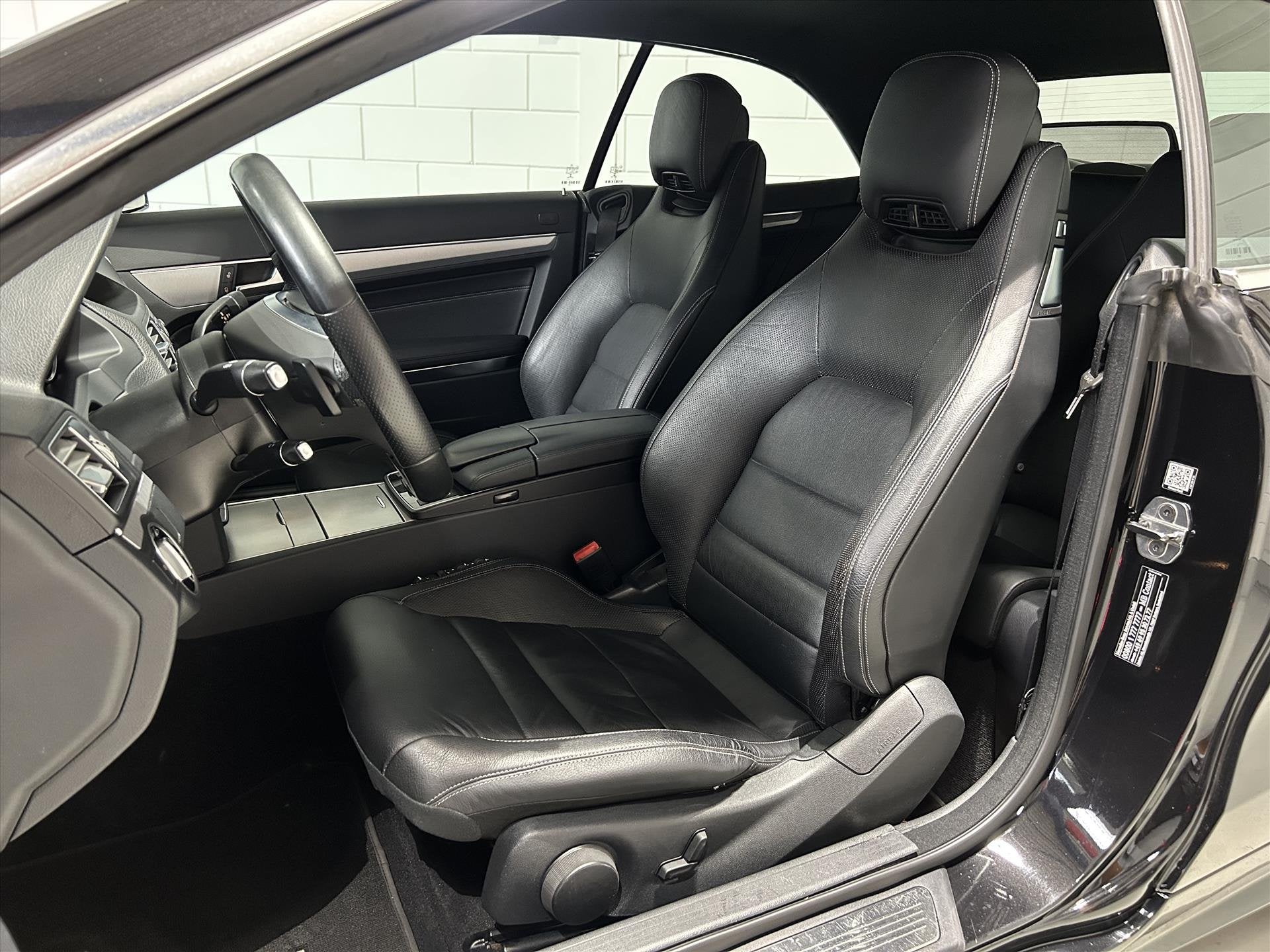 Mercedes E-Klasse E200 CABRIO AUT7, AMG-Line, ILS, Leder, Ai, Auto's, 4 cilinders, Cabriolet, 4 stoelen, Zwart