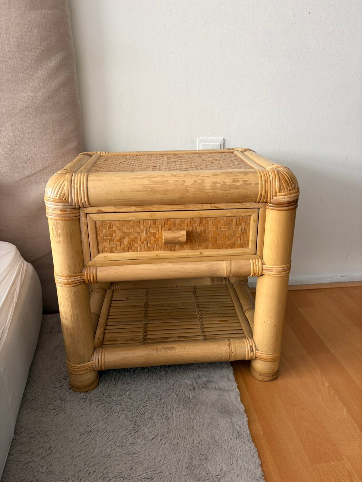 Bamboe nachtkastje, Huis en Inrichting, Slaapkamer | Nachtkastjes, Ophalen, Zo goed als nieuw, Minder dan 45 cm, Minder dan 55 cm