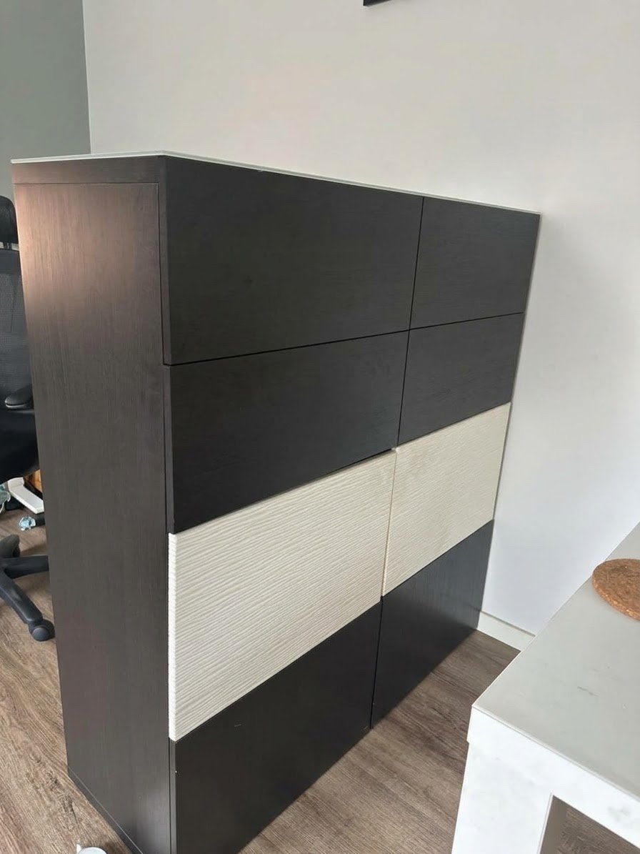 Moderne kast met deuren en planken - Zo goed als nieuw, Ophalen, 100 tot 150 cm, Zo goed als nieuw, 25 tot 50 cm