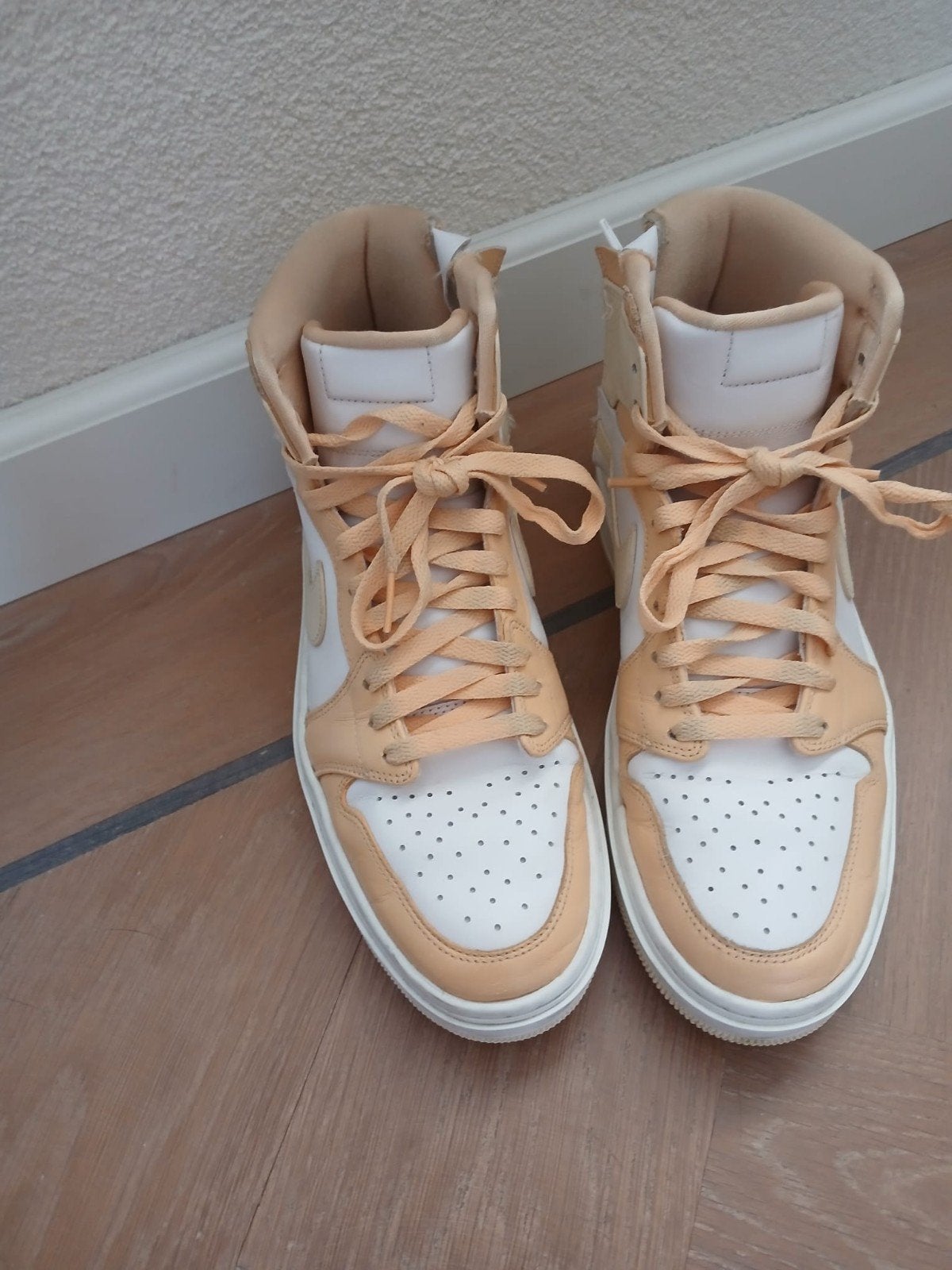 Nike Air Jordans one elevate high, Ophalen of Verzenden, Gedragen, Sneakers of Gympen