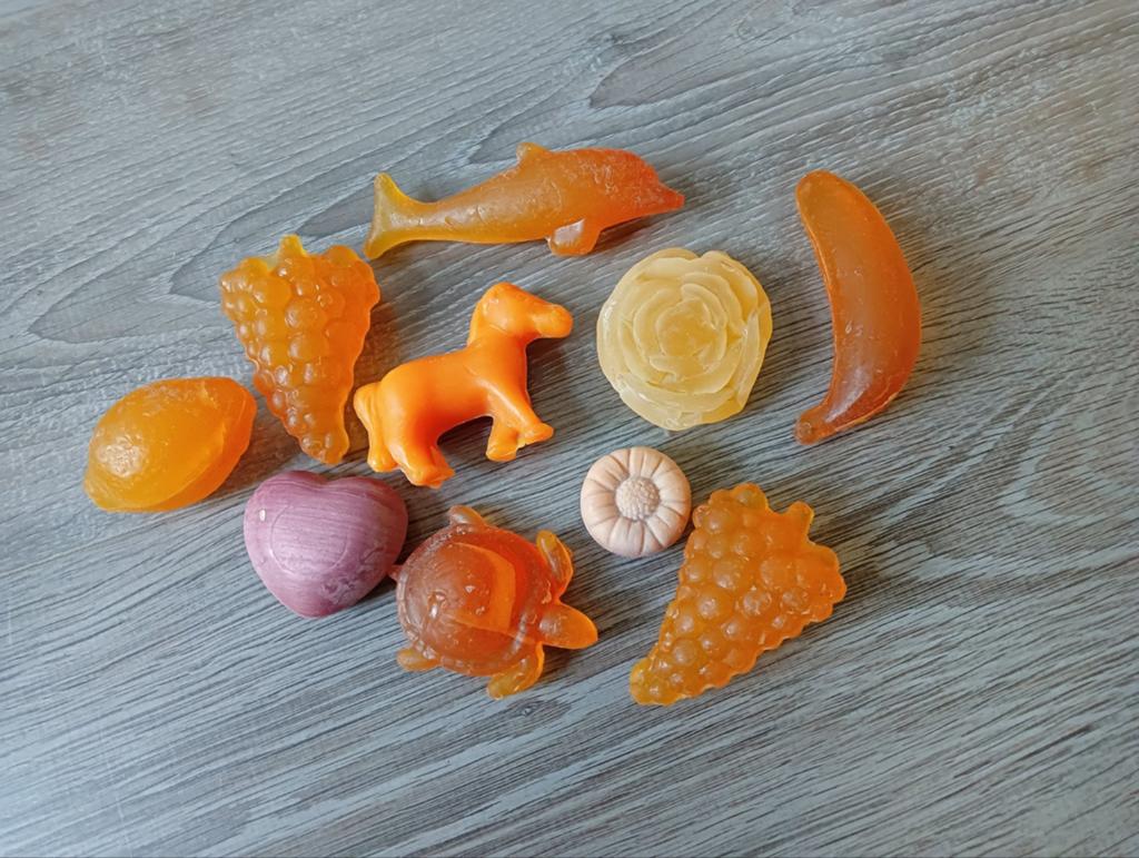 10 stuks kleine zeepjes oranje/roze oa paard, citroen, Ophalen of Verzenden