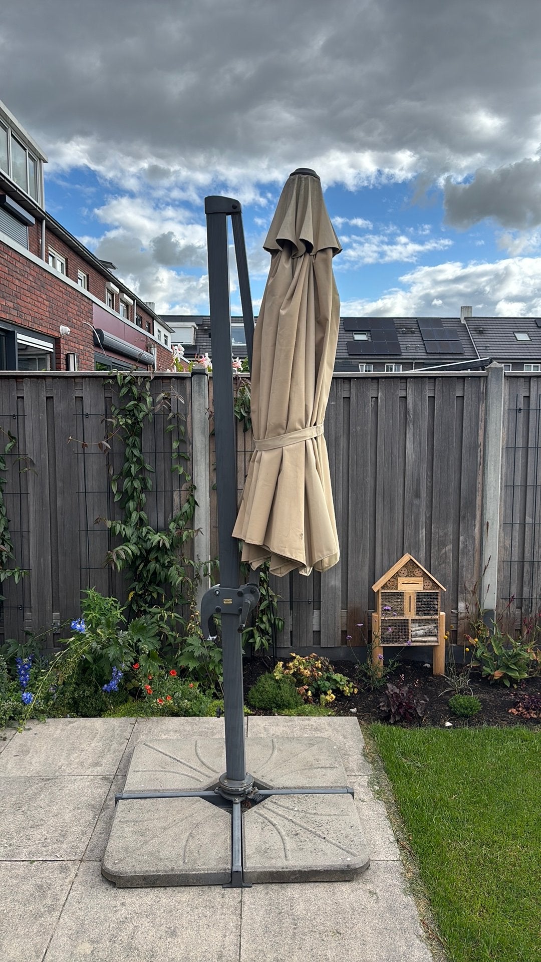 Mooie parasol doorsnee ca. 2.80 mtr, Tuin en Terras, Parasols, Ophalen, Gebruikt, Overige typen, Kantelbaar