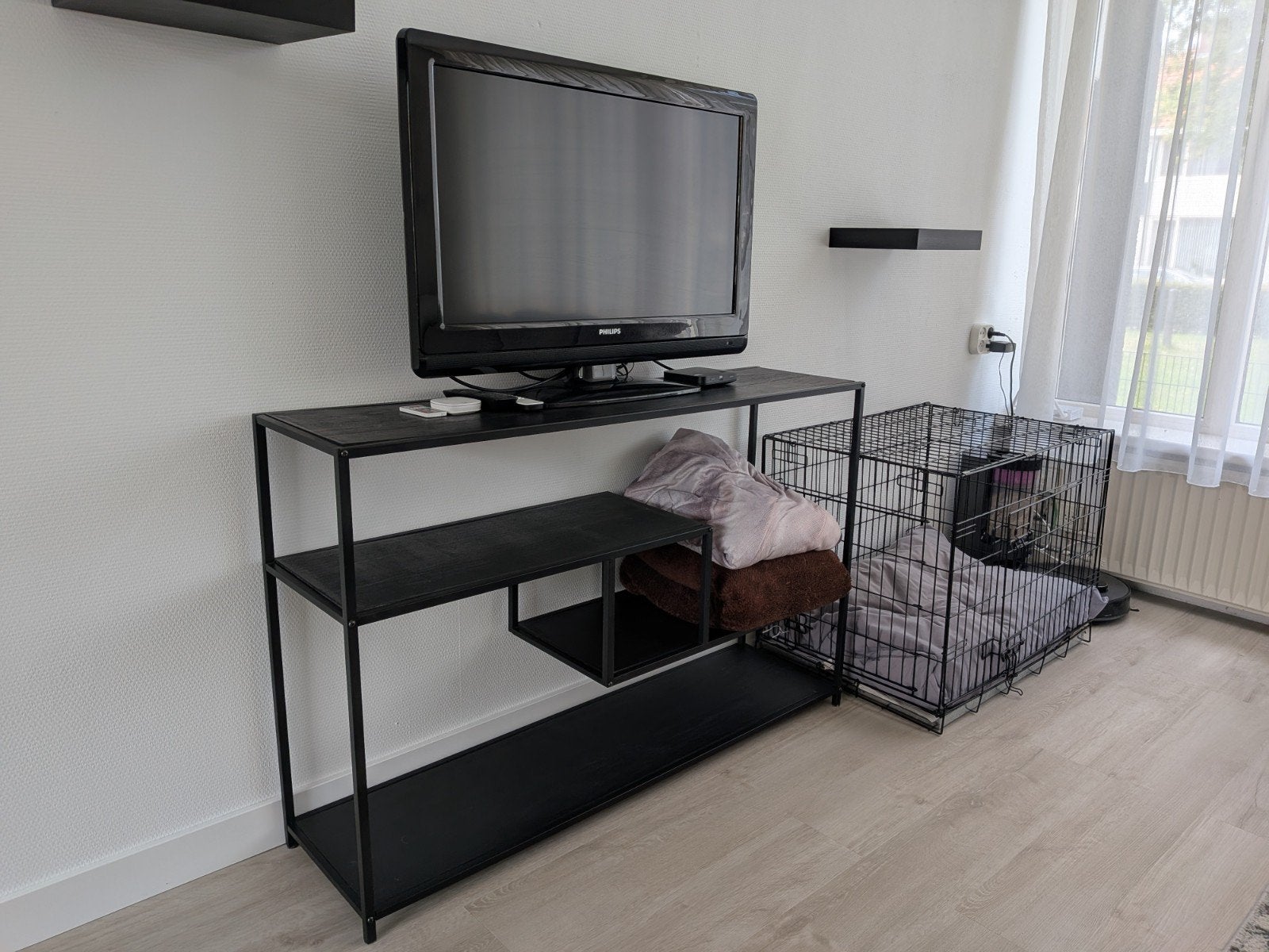 Zwart TV-meubel / Schoenenmeubel, Ophalen, 100 tot 150 cm, Zo goed als nieuw, Minder dan 100 cm