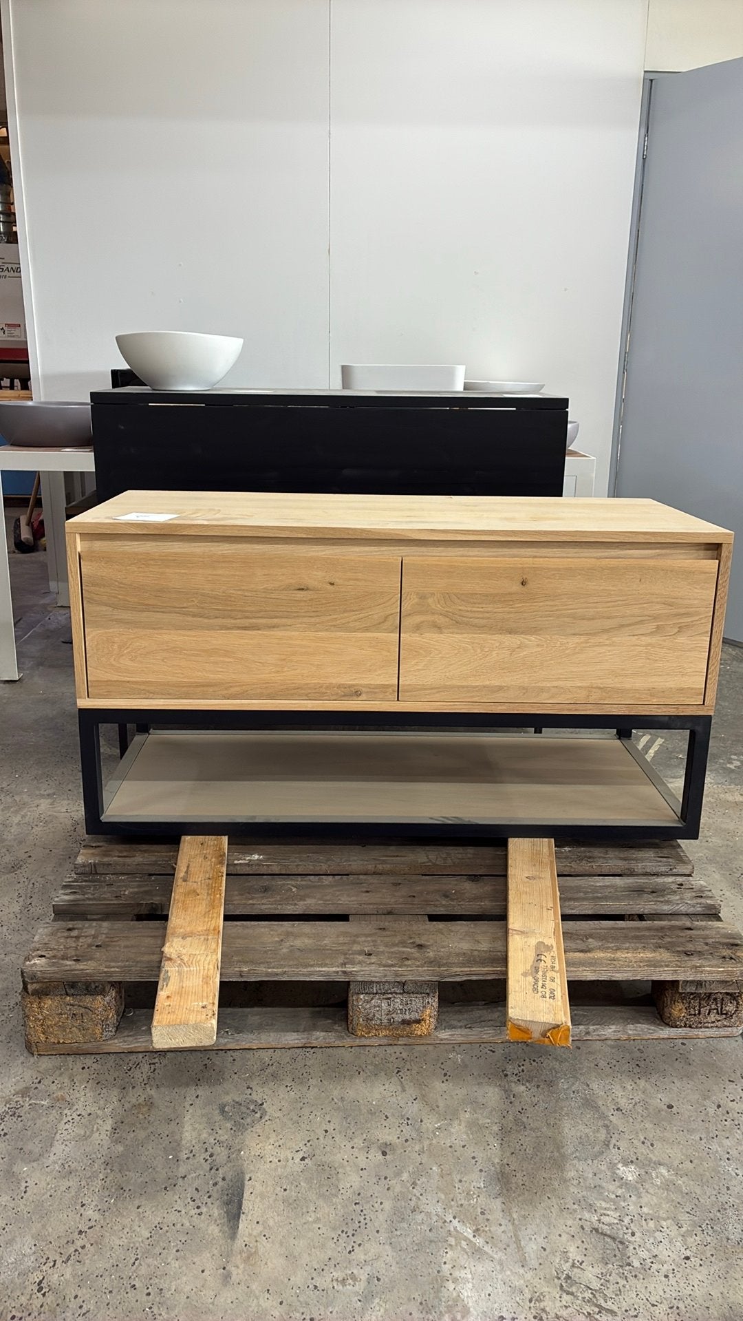Badkamermeubel badmeubel massief eiken showroom koopje!!, Ophalen, Zo goed als nieuw, Minder dan 100 cm, Wastafelkast