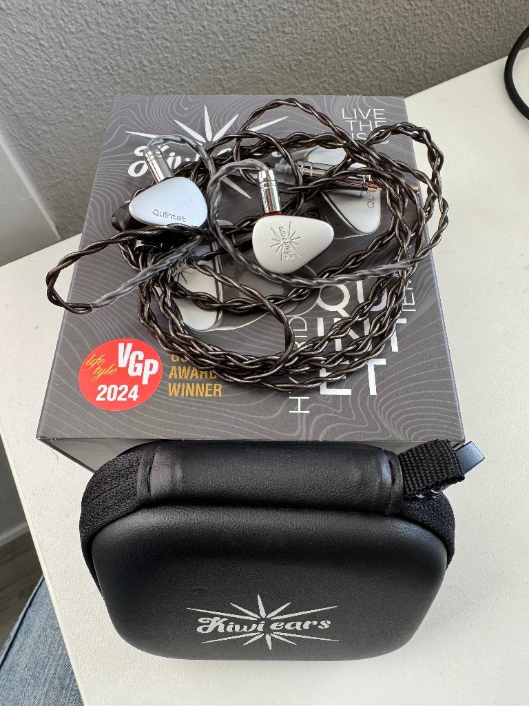 Kiwi Ears Quintet z.g.a.n. IEM, In-ear, Handleiding, Zo goed als nieuw, Grijs