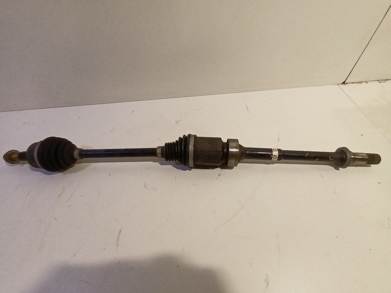Aandrijfas rechts voor Mazda 2, Onderdelen@venauto.nl, Van der Ven Autorecycling B.V., Gebruikt, Ettenseweg 76, 4706 PB Roosendaal, The Netherlands