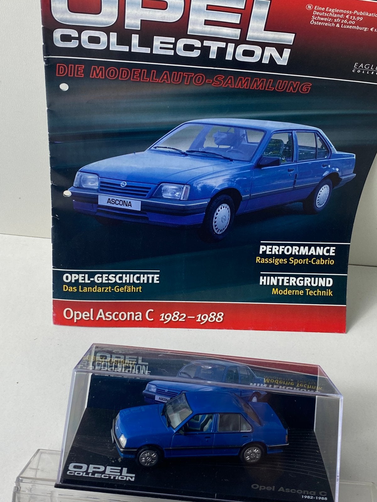1:43 OPEL ASCONA C 1988-met magazine-rare item, Hobby en Vrije tijd, Modelauto's | 1:43, Ophalen of Verzenden, Nieuw, Auto, Overige merken