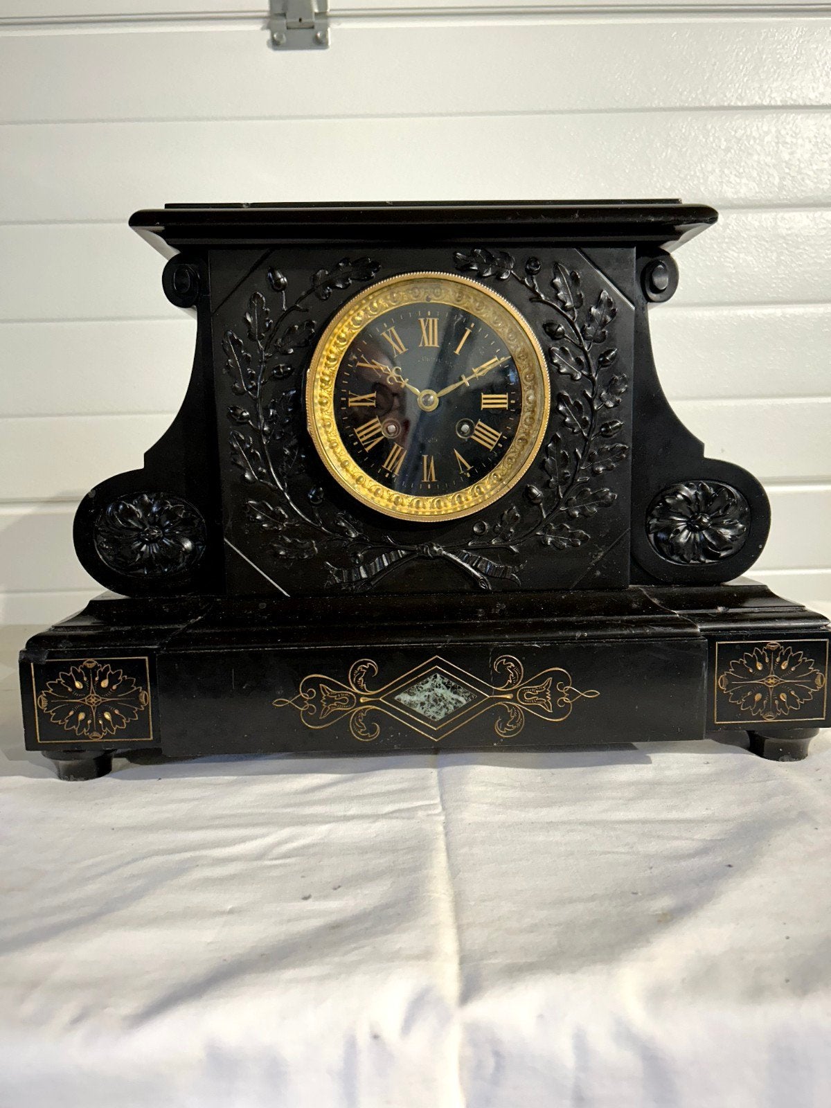 Marmeren pendule, Ophalen