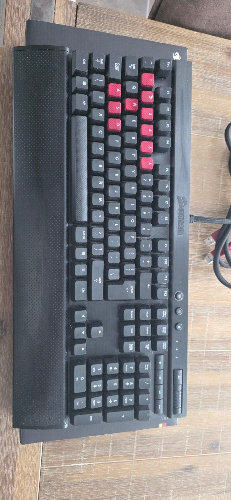 Corsair K70 Gaming Cherry MX Brown Toetsenbord Qwerty, Computers en Software, Gebruikt, Multimediatoetsen, Ophalen of Verzenden