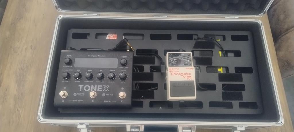 Tonex pedaal met TU3 tuner en Warwick board, Muziek en Instrumenten, Effecten, Ophalen of Verzenden, Zo goed als nieuw