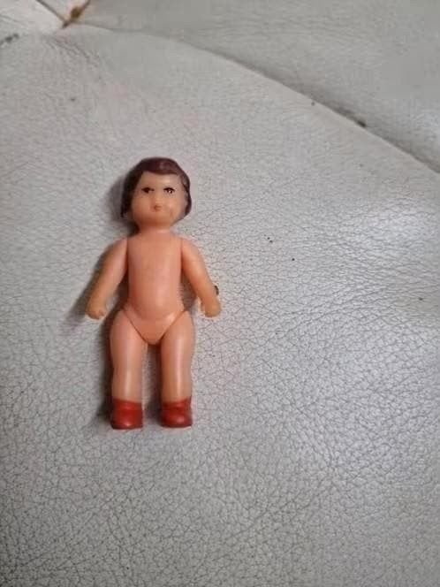 Vintage Ari Popje 8 cm - Klein Babypopje, Ophalen of Verzenden, Gebruikt