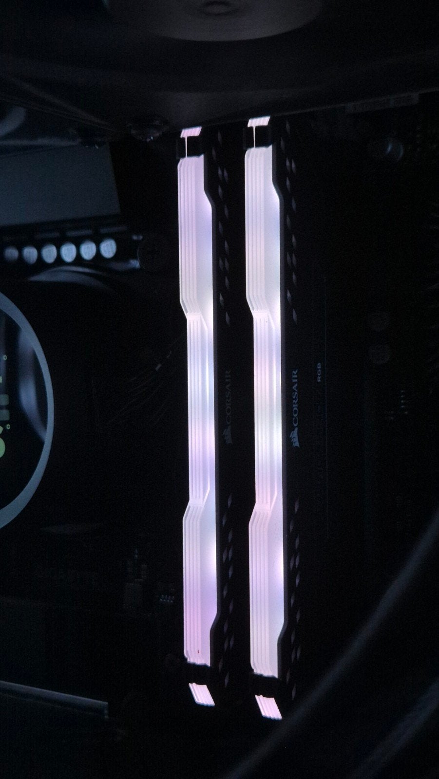 Corsair Vengeance RGB DDR4 3200MHz 16GB (2x8GB), DDR4, Ophalen of Verzenden, Zo goed als nieuw, Desktop