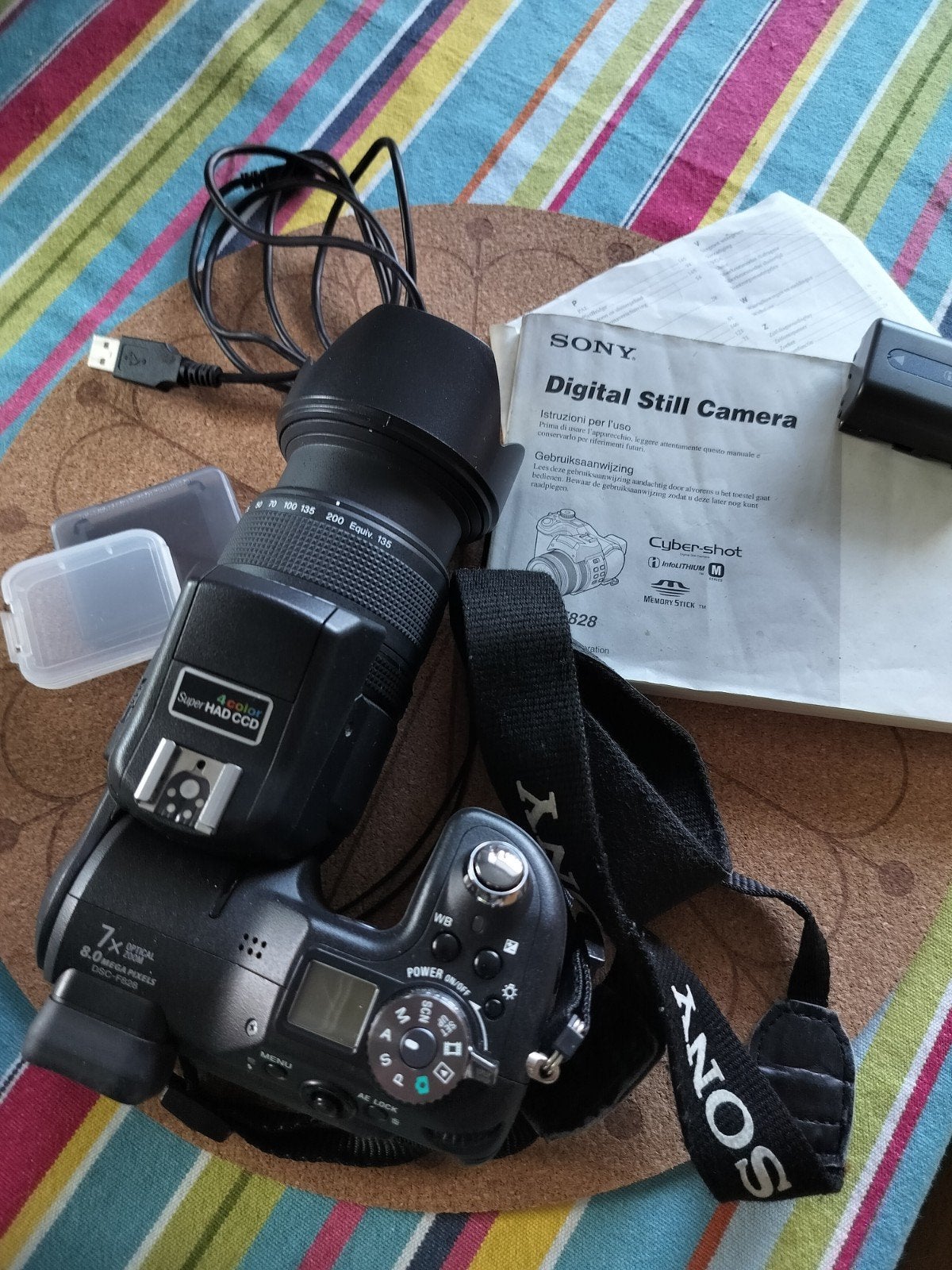 Sony Cybershot DSC-F828 Digitale Camera met Accessoires, Gebruikt, Compact, 8 Megapixel, Ophalen of Verzenden