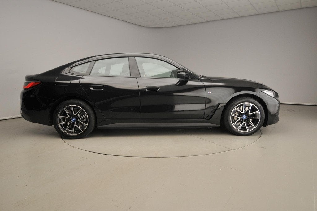 BMW i4 Gran Coupe eDrive40 | M-Sportpakket | LED | Leder | N, Auto's, BMW, Achterwielaandrijving, 590 km, Met garantie (alle)