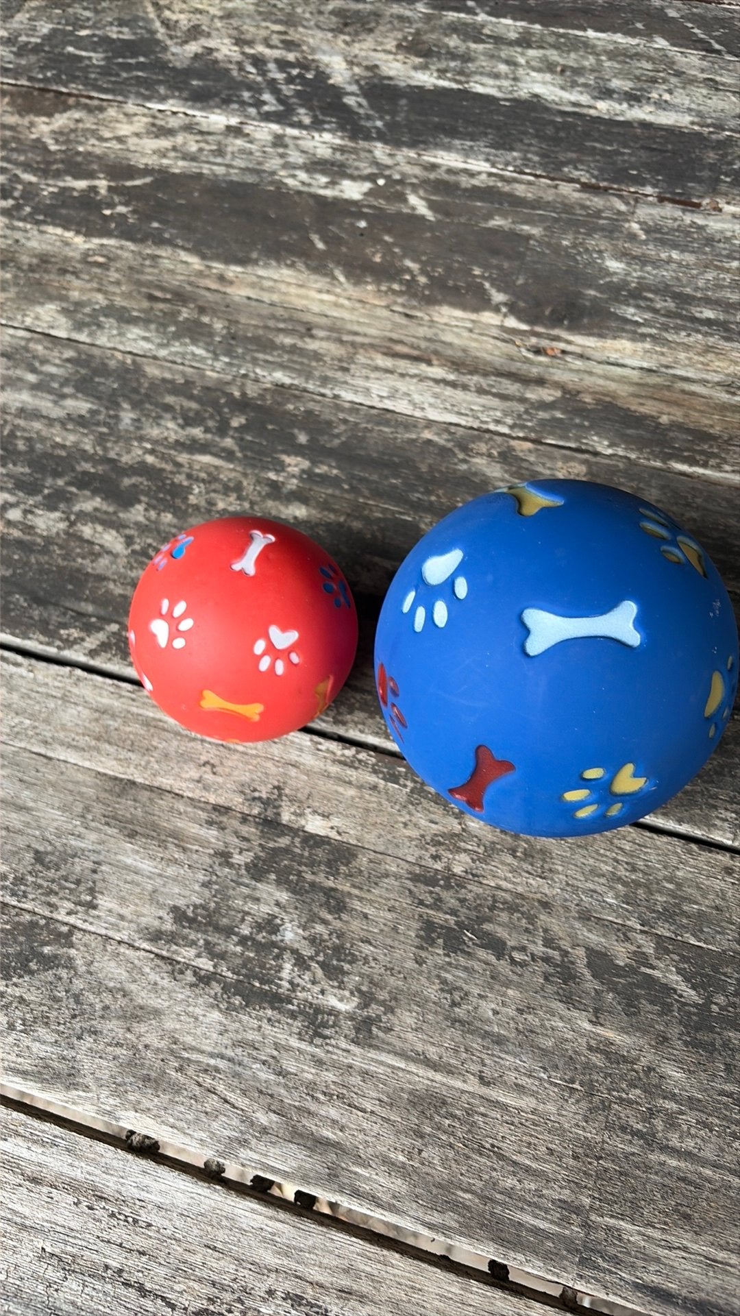 Twee honden voerballen, Dieren en Toebehoren, Ophalen of Verzenden, Gebruikt, Voer- en snackspeelgoed