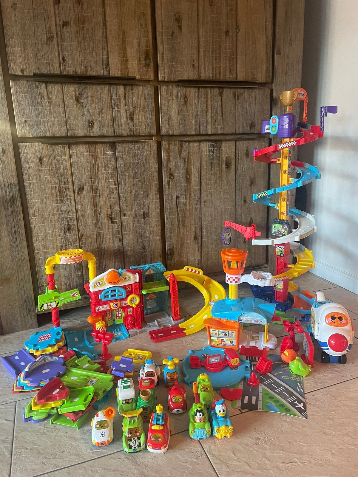 Vtech toet toet auto’s grote set, Ophalen, Zo goed als nieuw, 2 tot 4 jaar