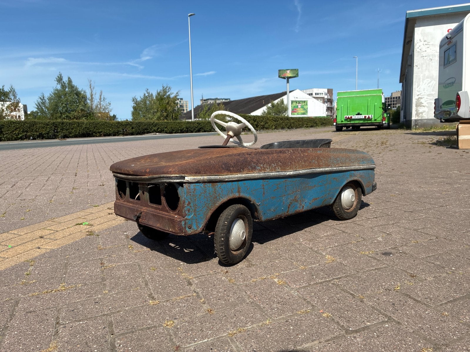 Zeldzame Sovjet Trapauto Moskvich - Restauratieproject, Ophalen of Verzenden, Gebruikt