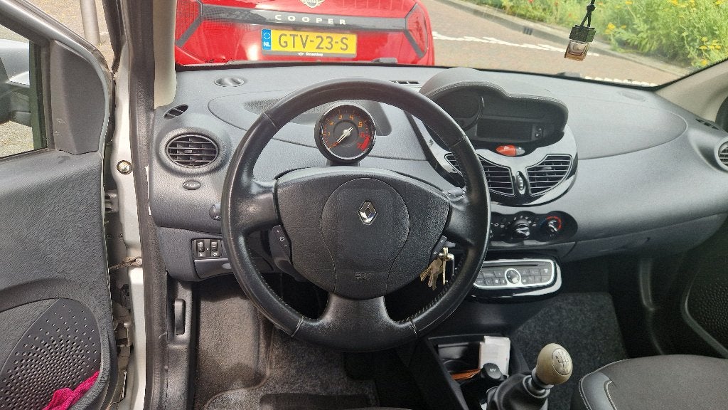 Renault Twingo 1.2 16V 2011 Grijs, 839 kg, Twingo, 74 pk, 4 cilinders
