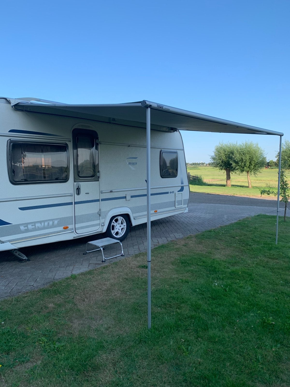 Mooie zakluifel Thule Omnistor, uitval 2.50m, breedte 3.85m, Ophalen, Gebruikt, Thule