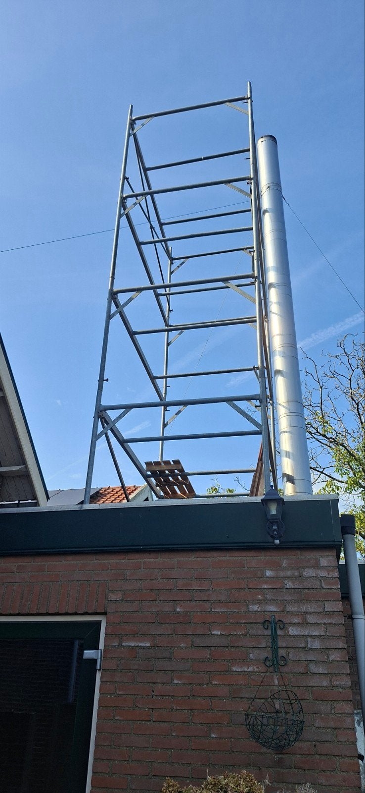 Steiger met 8 staanders, 4 liggers en 3 kruizen, Ophalen, Gebruikt, Gevelsteiger, 5 meter of hoger