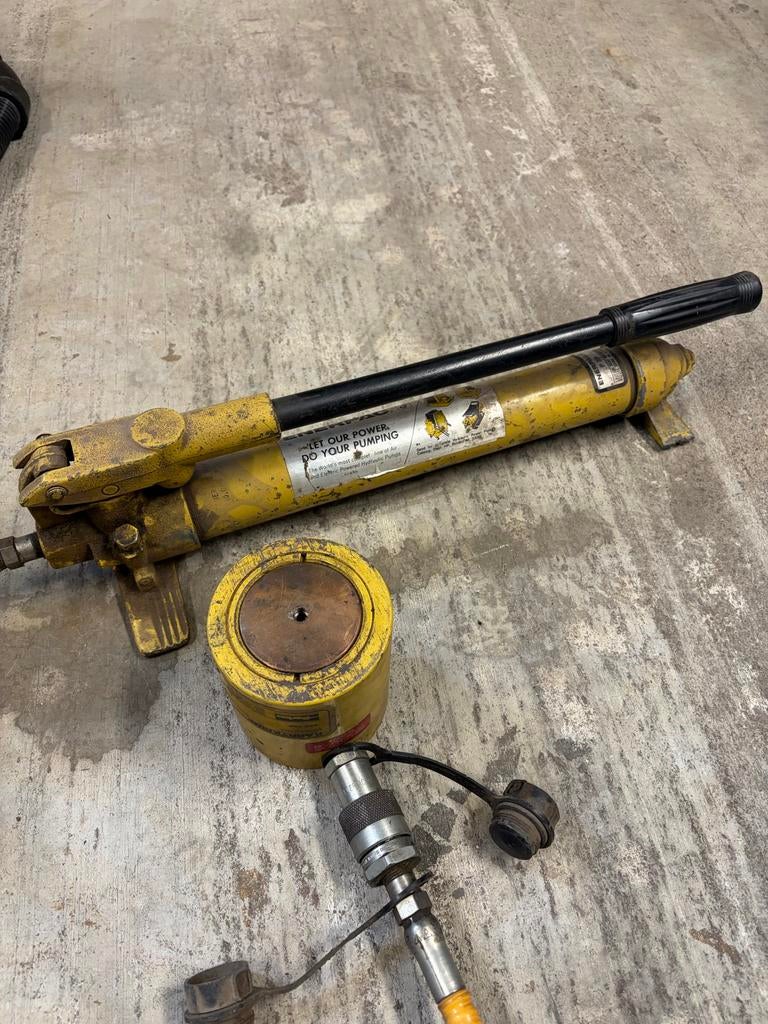 Enerpac P39 Handpomp met cilinder, Doe-het-zelf en Verbouw, Ophalen, Gebruikt